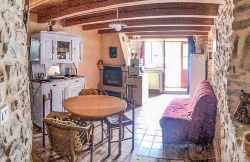 Quezac House | Enjoy your holiday in a cosy holiday home in an attractive location.