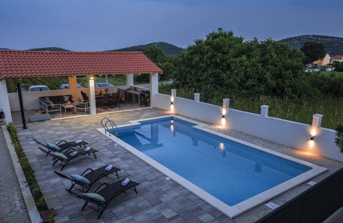 Marina Apartment | Enjoy your private pool and outdoor kitchen