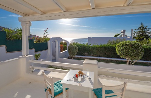 Karystos Apartment | Enjoy your stay at Karystos Villas with a wonderfull view over the sea!