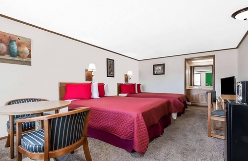 Summitt Hotel | Enjoy Your Stay at Knights Inn Ashland! Pool, Picnic Area, Parking, WiFi