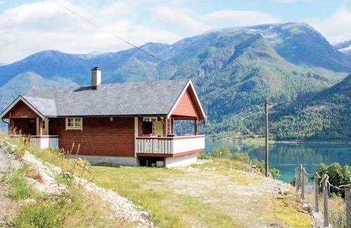 Sogndal House | Enjoy your vacation in this cottage situated in beautiful natural surroundings.