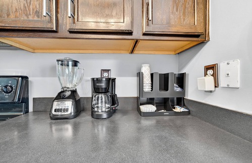 Greensboro House | Enjoyable 3 BR townhome with AC in Greensboro NC. Near NCA&T, UNCG, Tanger Ctr