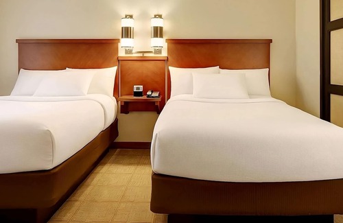 Austin Hotel | Enjoyable Stay in Austin! Free Parking, 4 Relaxing Units Near Brentwood Park!