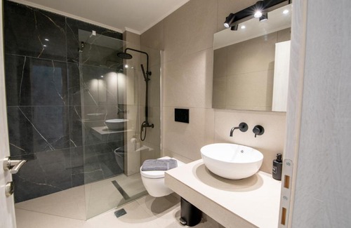 Patras Apartment | Ennea Suites-Light suite