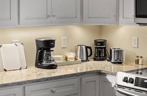 Frankfort House | Enriched with history & tradition is where you will find Capitol Walk