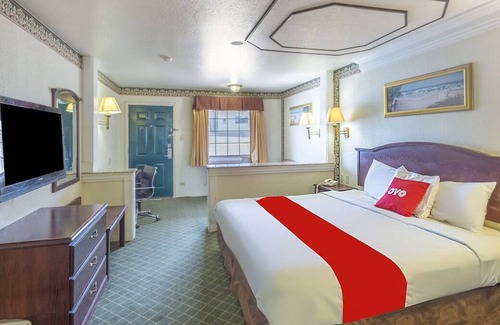 Three Rivers House | Ensuring a Very Comfortable & Memorable Stay! Near Brush Country Bar-B-Q!