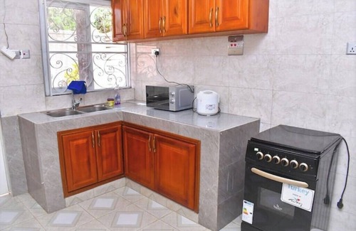 Entebbe House | Entebbe Virtue Residence bnb, wifi, airport pckup