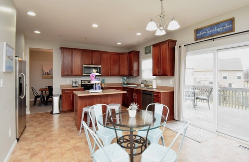 Dayton House | Entertainer Dream-Game Room, WPAFB, Downtown