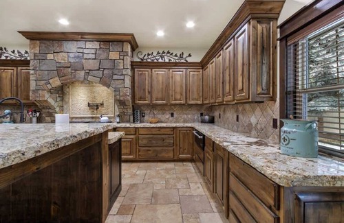 Meridian House | Entertainment Castle! Large Group & Company Functi