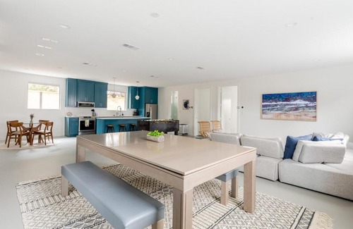 Knox - Henderson House | Entire 2 bd/2ba Duplex, Lower Greenville