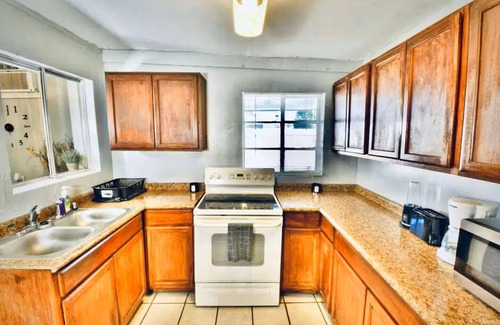 El Paso House | Entire 2-bedr Apt in El Paso with AC and WiFi