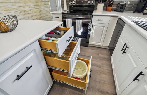 Bayonet Point House | Entire 2-bedroom house with three beds, AC and WiFi in Port Richey