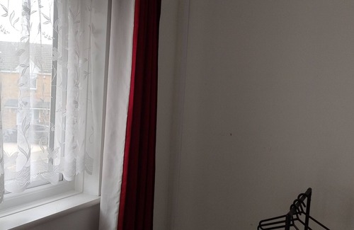 Holbrooks House | Entire 2 Bedroom House with Parking in Coventry, West Midlands