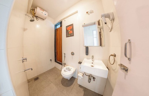 Bandra East Apartment | Entire 2 Bedroom near USA Consulate with chef