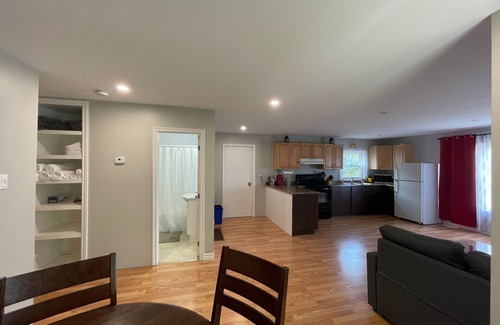 Arkona House | ENTIRE 2-BEDROOM TOWNHOUSE ON A RUSTIC FARM