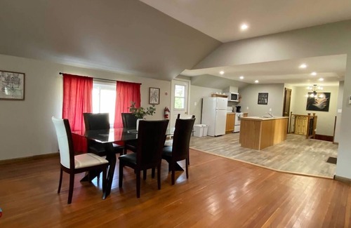 Arkona House | ENTIRE 2-BEDROOM TOWNHOUSE ON A RUSTIC FARM, 20 Minutes from GrandBend!