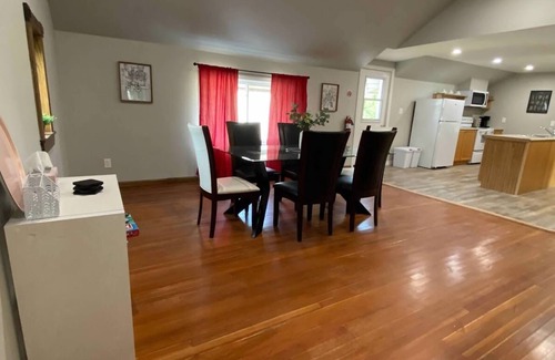 Arkona House | ENTIRE 2-BEDROOM TOWNHOUSE ON A RUSTIC FARM, 20 Minutes from GrandBend!