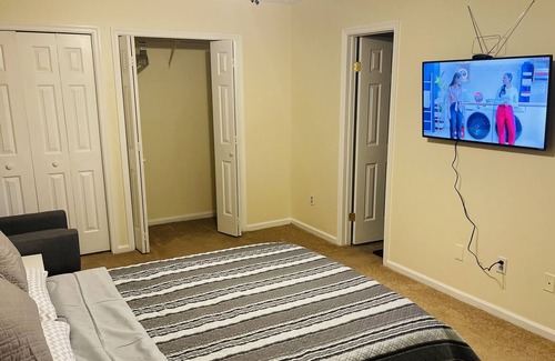 Norfolk - Virginia Beach House | Entire 2 Bedrooms 2.5 Bath Perfect Townhouse in Virginia Beach