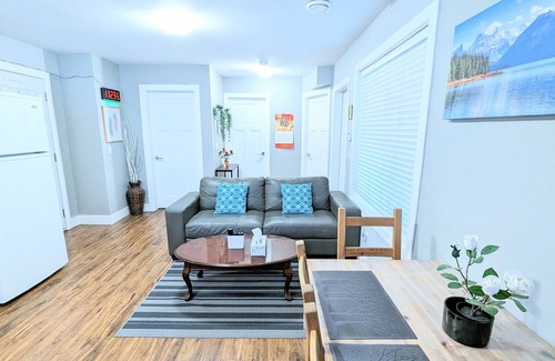 Fleetwood House | Entire 2BR Forest Home