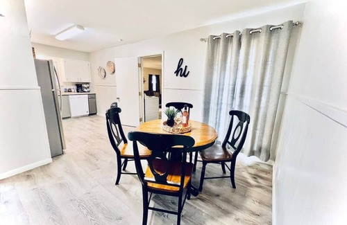 Deer Park House | Entire 3 bedroom 1 and half bath home in Deer Park high speed wifi