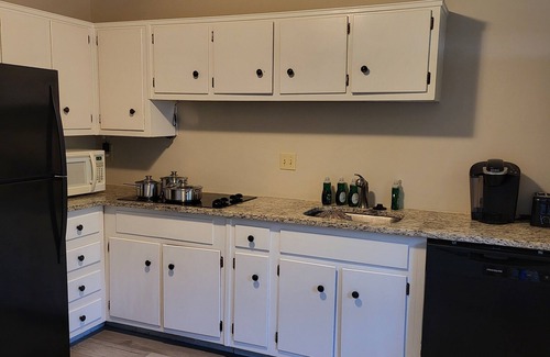 Old North Columbus House | Entire 3bedroom 2BA unit AC, wi-fi, free Driveway parking, Washer and dryer, OSU