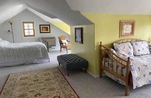 Chama House | Entire 4260 s ft ,7 bed/6 bath property! 4 Scenic acres.