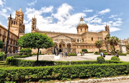 Albergheria House | Entire apartment with Cathedral view, 2 bedrooms and 2 bathrooms, fully equipped