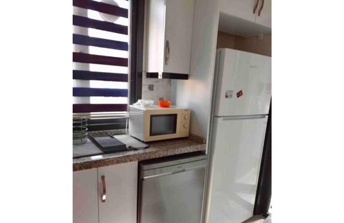 Umraniye House | Entire apartment with garden by the metro. Apt. 3