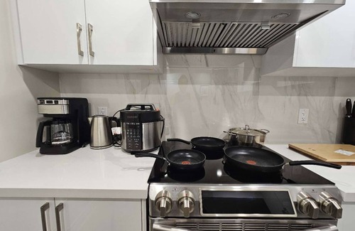 Richmond Hill Apartment | Entire Basement Suite | Private Access | Clean, Comfortable, and Convenient