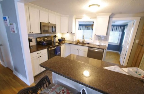 Westerly House | Entire cottage - Westerly quiet, beaches, downtown