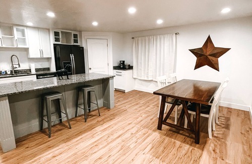 Apple Valley House | Entire Duplex - Sleeps 10 - Mountain View & Sport Court - Close to Zion NP