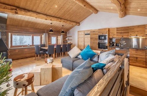 Arc-1600 Ski Chalet | Entire chalet renovated on the slopes 5 min walk Arc 1600 8ch 6sdb 24pers