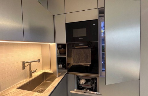 Uzupis Apartment | Entire Green Studio 10 min walk to Old Town