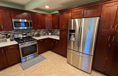 Mount Pleasant House | Entire guest house: walk to CMU, close to casino!