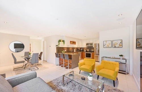 West Vancouver House | Entire guest suite - 5 min from the beach