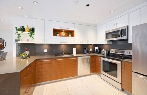 West Vancouver House | Entire guest suite - 5 min from the beach