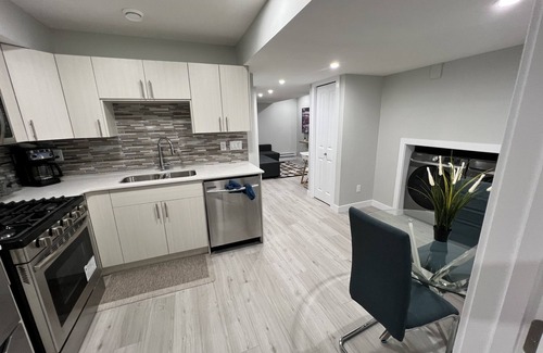 Southwest Edmonton Apartment | Entire guest suite - Self check in