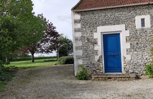 St Benoist-sur-Mer House | Entire house with flair