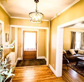 West End House | Entire Historic Home - Portland West End