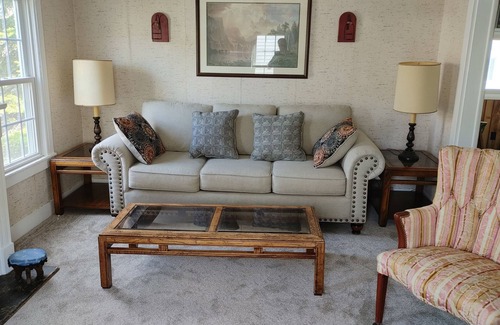 Canandaigua House | Entire Home -30 Day Rental-Steps from Downtown Main Street near Bars &Resuarants