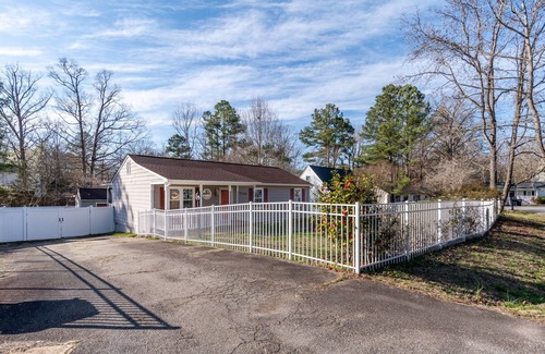 Midlothian House | Entire Home - Close to everything.