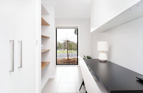 Collector House | Entire Home in Collector with a beautiful view for the whole family!