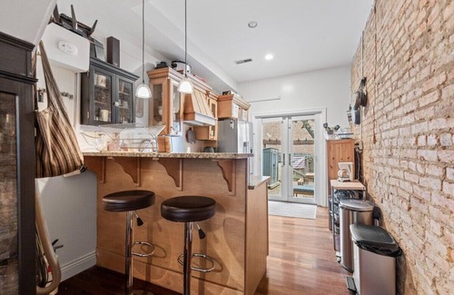 Columbia Heights House | Entire Home in Columbia Heights /Metro subway