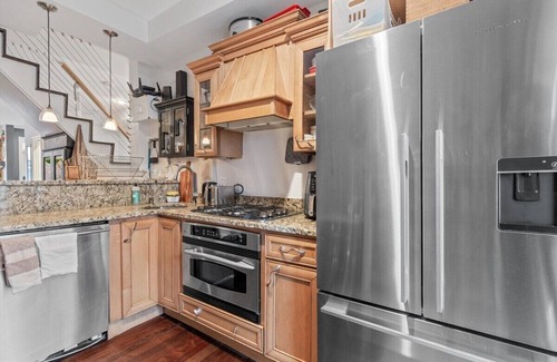 Columbia Heights House | Entire Home in Columbia Heights /Metro subway