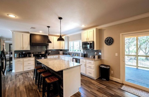 Johnson City House | Entire Home in Hye, TX on Texas Wine Trail