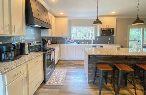 Johnson City House | Entire Home in Hye, TX on Texas Wine Trail