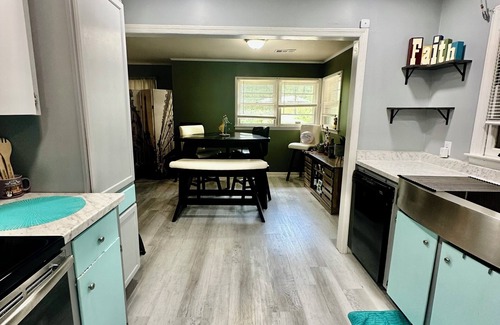 Warner Robins House | Entire home in quiet neighborhood ! This is a duplex style home!