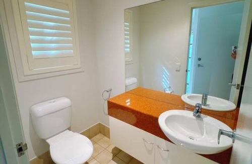 Southport Villa | Entire home in Southport Parade Southport