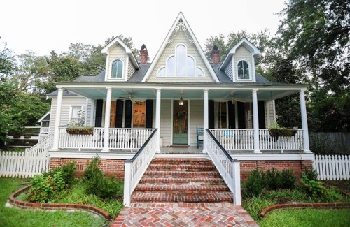 Summerville Historic District House | Entire Home l Chick Inn on Main