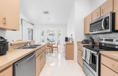 Ocala House | Entire Home near Silver Springs Park and World Equestrian Center/FirePit